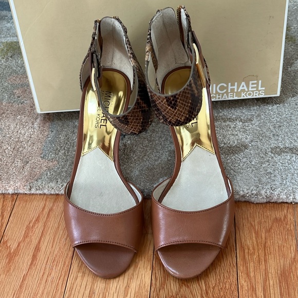 Michael Kors open toe sandal - Picture 1 of 5